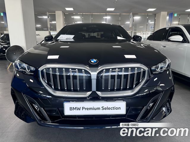 BMW 5-Series 2024