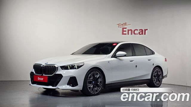 BMW 5-Series 2025
