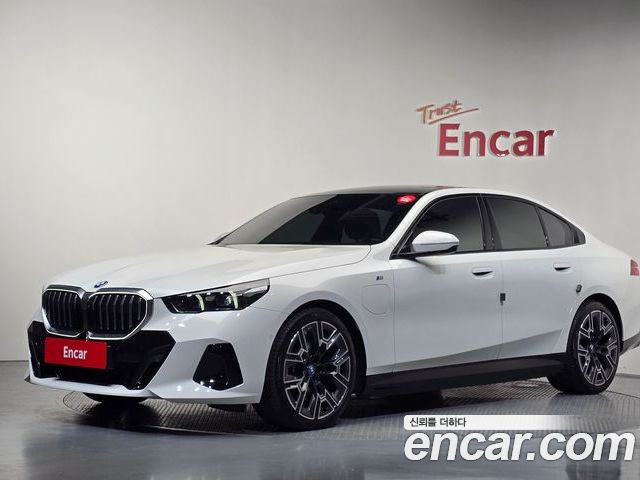BMW 5-Series 2025