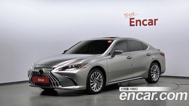 Lexus ES 2025