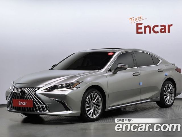 Lexus ES 2025