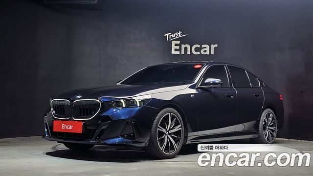 BMW 5-Series 2024
