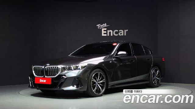 BMW 5-Series 2024