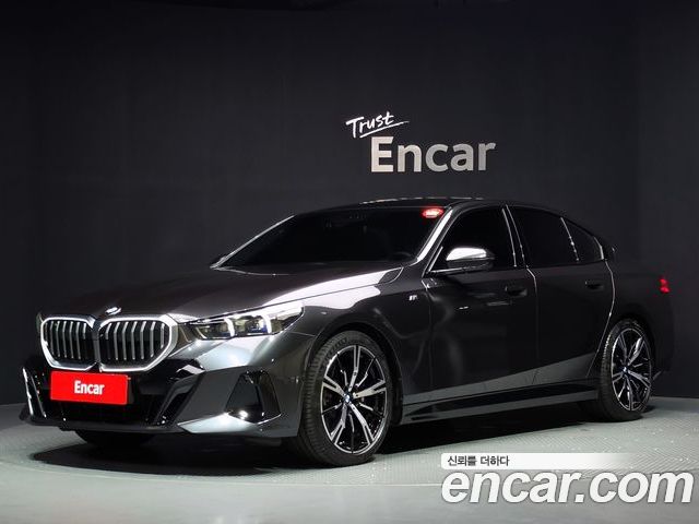 BMW 5-Series 2024