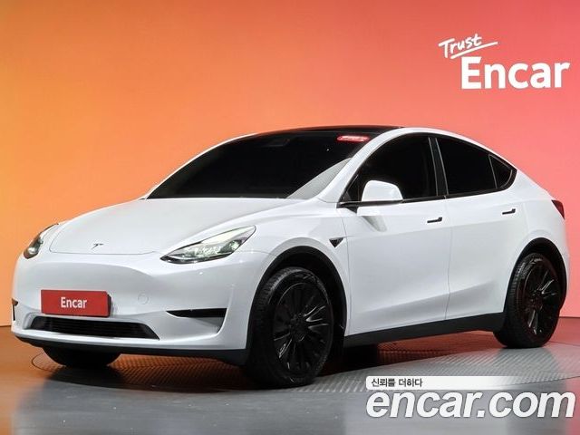 Tesla Model Y 2024
