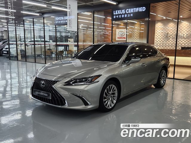 Lexus ES 2024