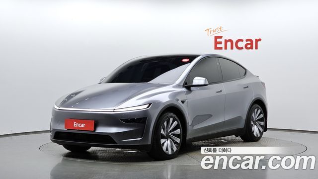 Tesla Model Y 2025