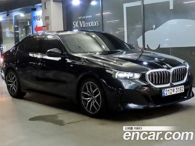 BMW 5-Series 2023