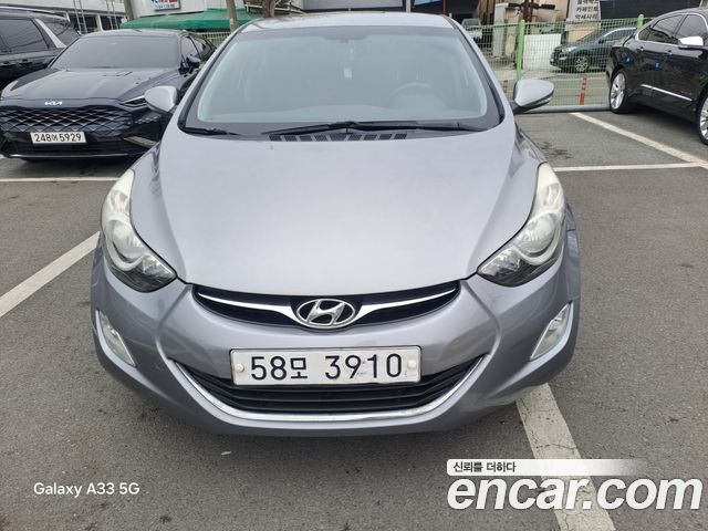 Hyundai AVANTE 2013