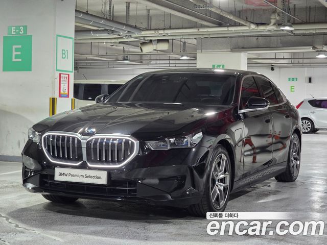 BMW 5-Series 2025