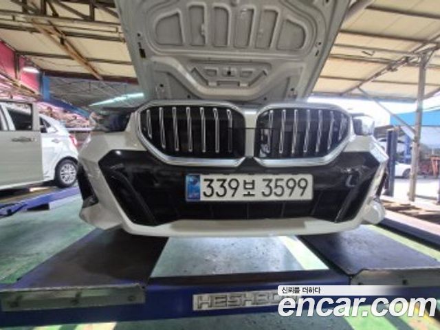 BMW 5-Series 2025