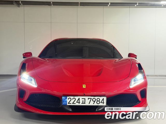 Ferrari F8 2022