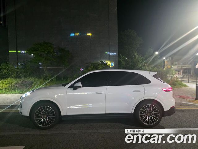 Porsche Cayenne 2021